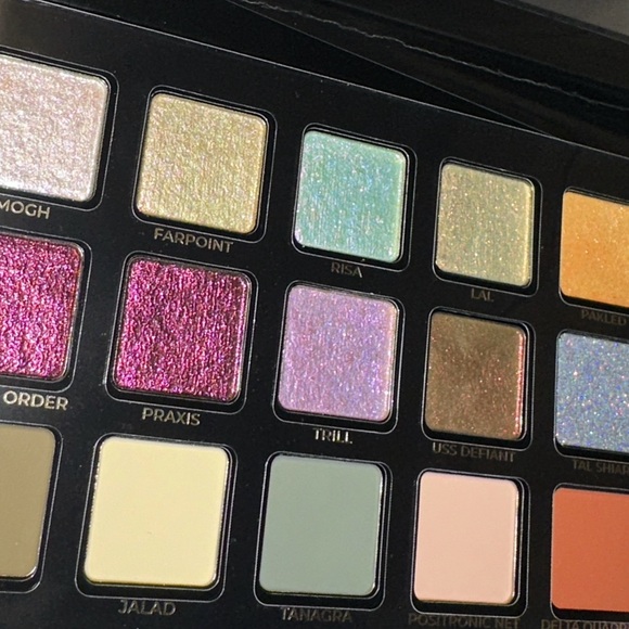 NEW in Box Adept Cosmetics SAMARIAN SUNSET 15 Shade Eyeshadow Palette SOLD OUT - Picture 4 of 14